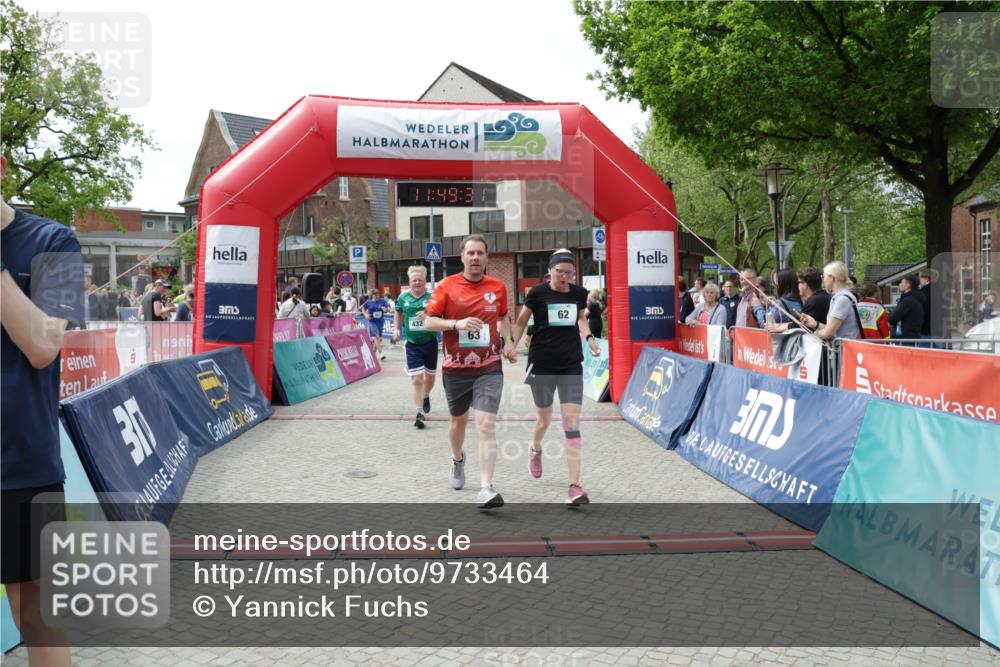 10.05.2026 - 8. Wedeler Halbmarathon Yannick Fuchs http://msf.ph/oto/9733464 10.05.2026 11:49:30 Ziel 62, 63, 432, 457 meine-sportfotos.de