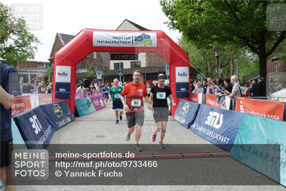 10.05.2026 - 8. Wedeler Halbmarathon Yannick Fuchs http://msf.ph/oto/9733466 10.05.2026 11:49:30 Ziel 62, 63, 432, 457 meine-sportfotos.de