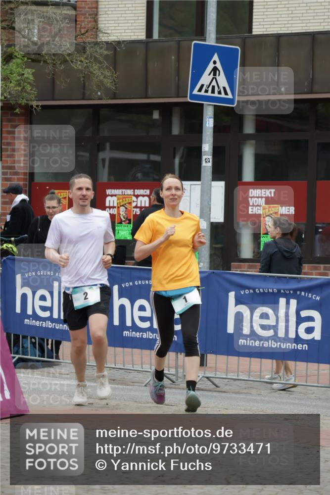 10.05.2026 - 8. Wedeler Halbmarathon Yannick Fuchs http://msf.ph/oto/9733471 10.05.2026 12:30:26 Ziel 1, 2 meine-sportfotos.de