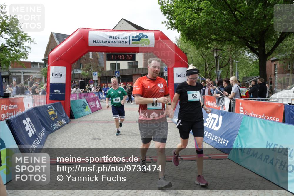10.05.2026 - 8. Wedeler Halbmarathon Yannick Fuchs http://msf.ph/oto/9733474 10.05.2026 11:49:30 Ziel 62, 63, 432, 457 meine-sportfotos.de