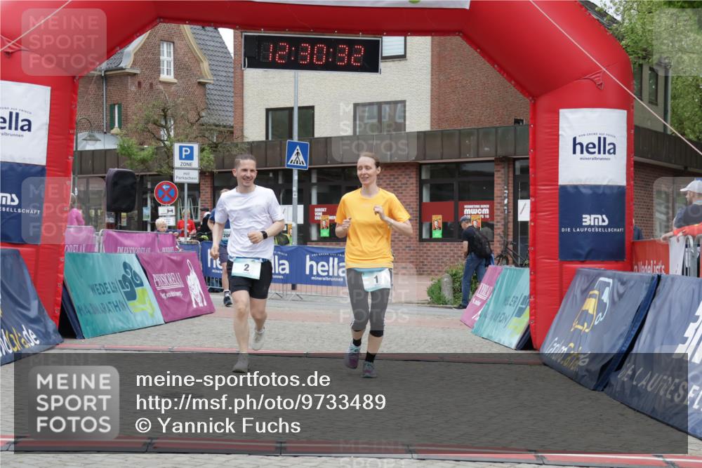 10.05.2026 - 8. Wedeler Halbmarathon Yannick Fuchs http://msf.ph/oto/9733489 10.05.2026 12:30:30 Ziel 1, 2, 2062 meine-sportfotos.de