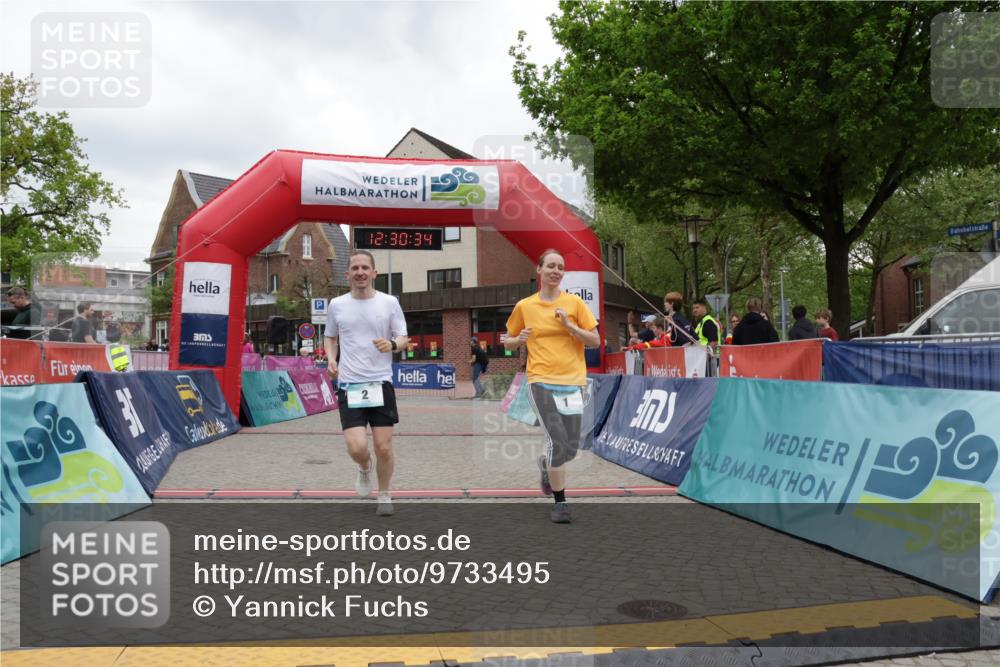 10.05.2026 - 8. Wedeler Halbmarathon Yannick Fuchs http://msf.ph/oto/9733495 10.05.2026 12:30:32 Ziel 1, 2, 2062 meine-sportfotos.de