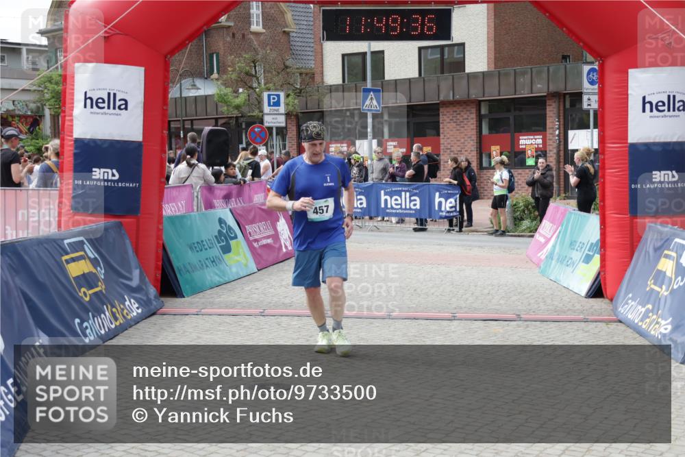 10.05.2026 - 8. Wedeler Halbmarathon Yannick Fuchs http://msf.ph/oto/9733500 10.05.2026 11:49:35 Ziel 432, 457 meine-sportfotos.de