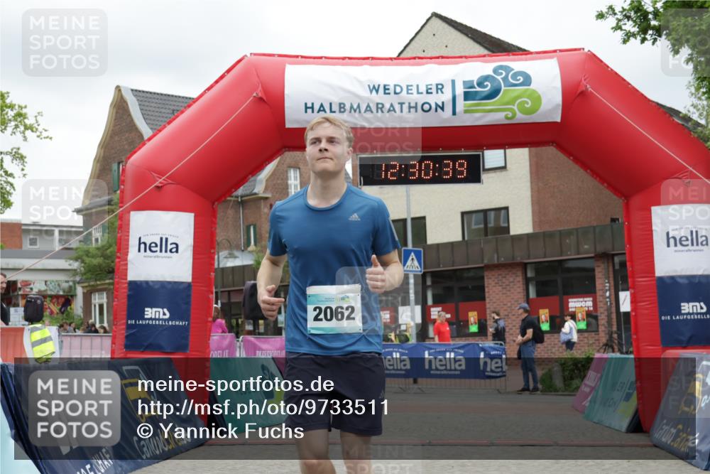 10.05.2026 - 8. Wedeler Halbmarathon Yannick Fuchs http://msf.ph/oto/9733511 10.05.2026 12:30:37 Ziel 2062 meine-sportfotos.de