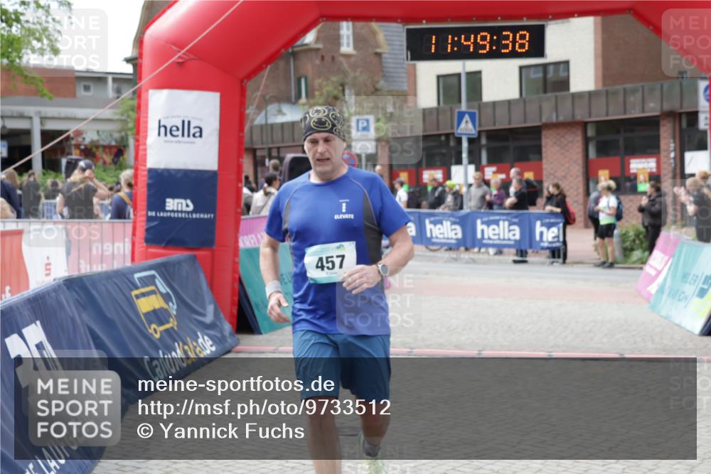 10.05.2026 - 8. Wedeler Halbmarathon Yannick Fuchs http://msf.ph/oto/9733512 10.05.2026 11:49:36 Ziel 457 meine-sportfotos.de