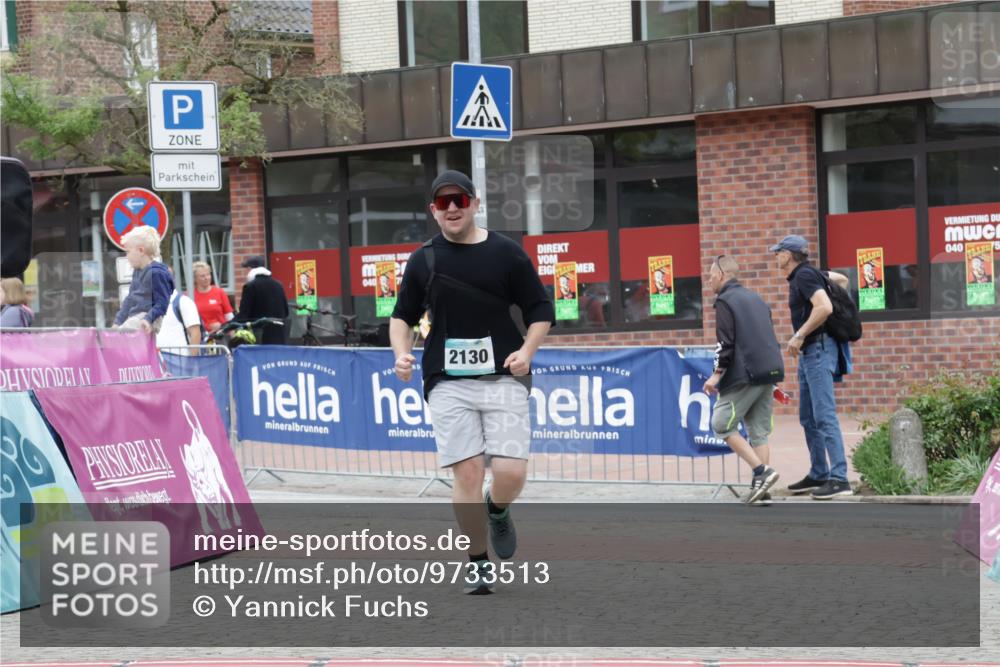 10.05.2026 - 8. Wedeler Halbmarathon Yannick Fuchs http://msf.ph/oto/9733513 10.05.2026 12:31:25 Ziel 2130 meine-sportfotos.de