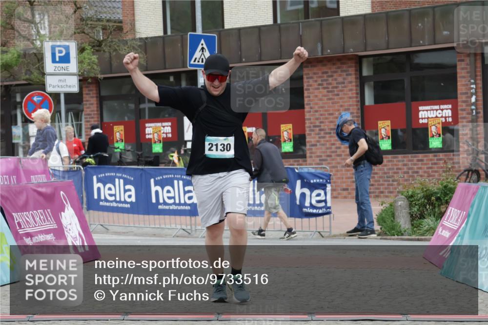10.05.2026 - 8. Wedeler Halbmarathon Yannick Fuchs http://msf.ph/oto/9733516 10.05.2026 12:31:25 Ziel 2130 meine-sportfotos.de