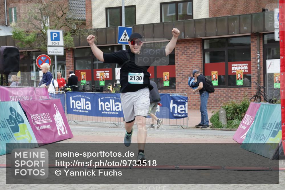 10.05.2026 - 8. Wedeler Halbmarathon Yannick Fuchs http://msf.ph/oto/9733518 10.05.2026 12:31:26 Ziel 2130 meine-sportfotos.de
