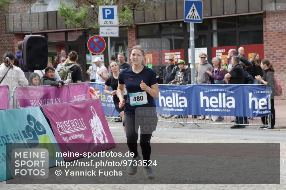 10.05.2026 - 8. Wedeler Halbmarathon Yannick Fuchs http://msf.ph/oto/9733524 10.05.2026 11:49:41 Ziel 355, 480 meine-sportfotos.de