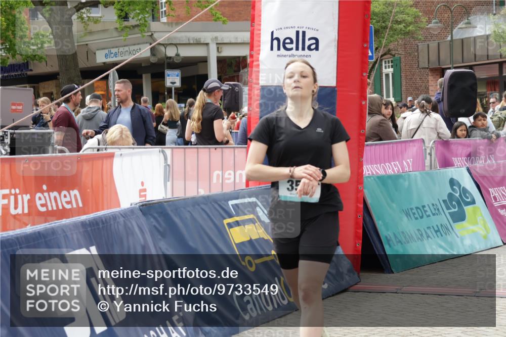 10.05.2026 - 8. Wedeler Halbmarathon Yannick Fuchs http://msf.ph/oto/9733549 10.05.2026 11:49:45 Ziel 355, 480 meine-sportfotos.de