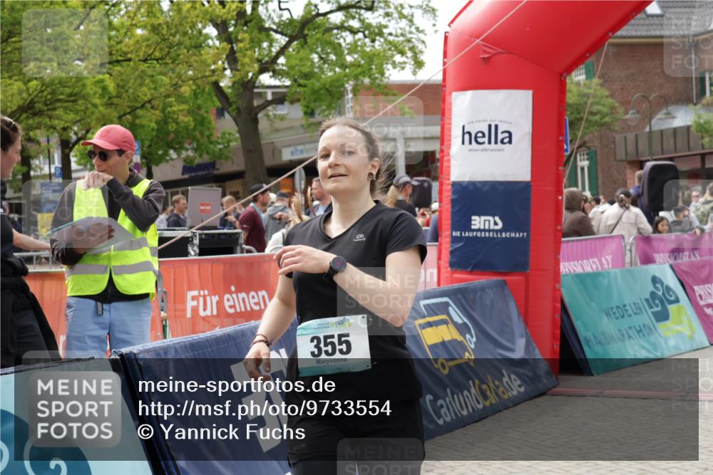 10.05.2026 - 8. Wedeler Halbmarathon Yannick Fuchs http://msf.ph/oto/9733554 10.05.2026 11:49:46 Ziel 355, 480, 736 meine-sportfotos.de