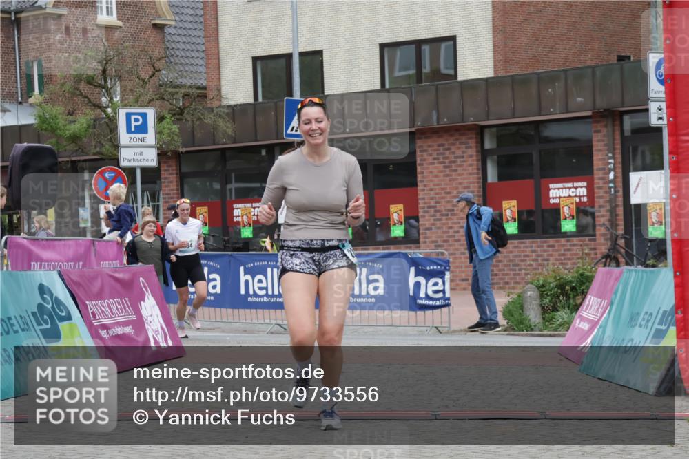 10.05.2026 - 8. Wedeler Halbmarathon Yannick Fuchs http://msf.ph/oto/9733556 10.05.2026 12:31:43 Ziel 964, 2153 meine-sportfotos.de