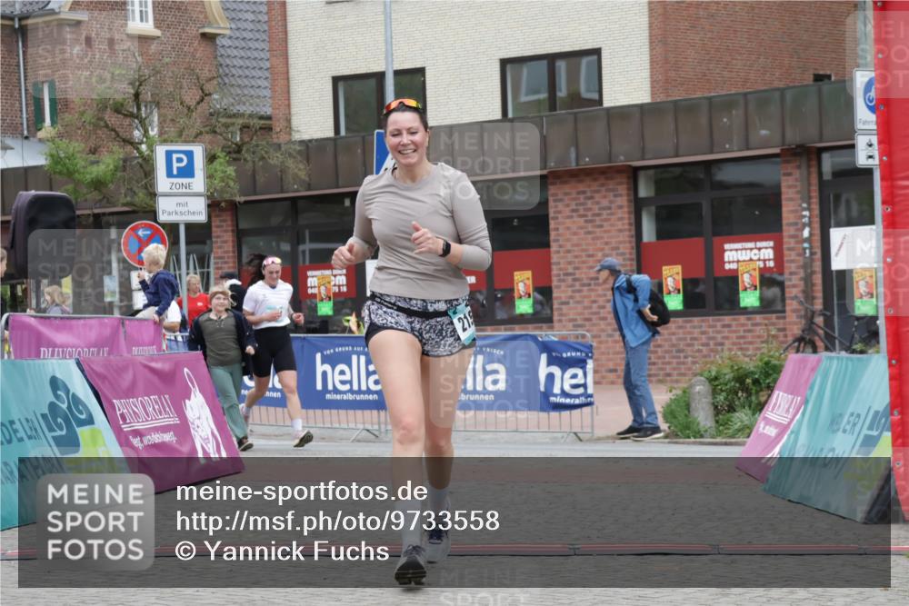 10.05.2026 - 8. Wedeler Halbmarathon Yannick Fuchs http://msf.ph/oto/9733558 10.05.2026 12:31:43 Ziel 964, 2153 meine-sportfotos.de