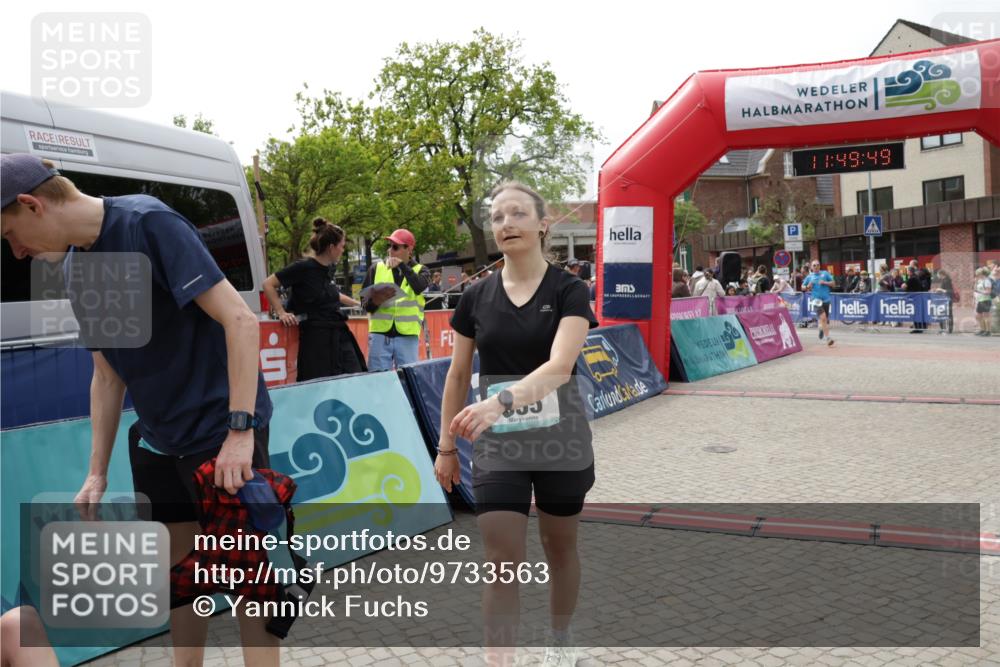 10.05.2026 - 8. Wedeler Halbmarathon Yannick Fuchs http://msf.ph/oto/9733563 10.05.2026 11:49:47 Ziel 355, 480, 736 meine-sportfotos.de