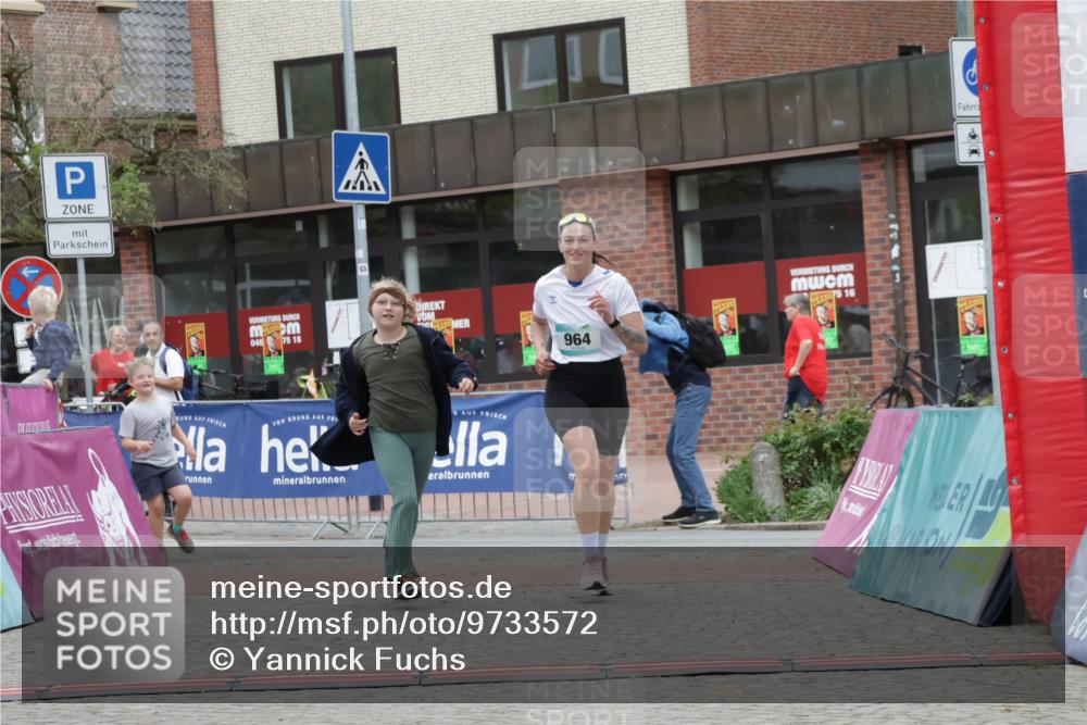 10.05.2026 - 8. Wedeler Halbmarathon Yannick Fuchs http://msf.ph/oto/9733572 10.05.2026 12:31:46 Ziel 964, 2153 meine-sportfotos.de