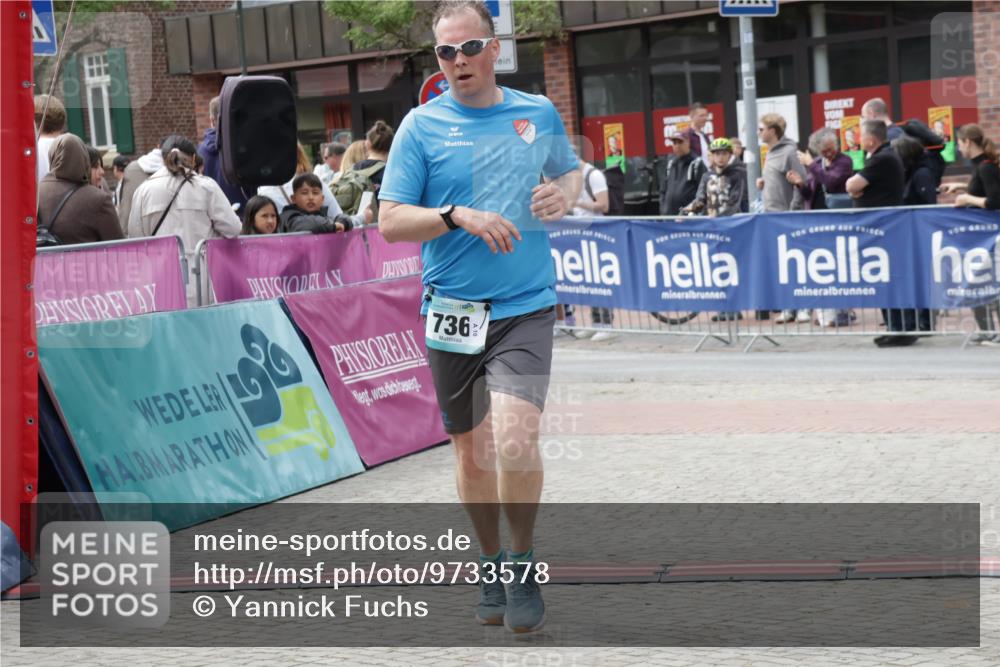 10.05.2026 - 8. Wedeler Halbmarathon Yannick Fuchs http://msf.ph/oto/9733578 10.05.2026 11:49:50 Ziel 355, 736 meine-sportfotos.de