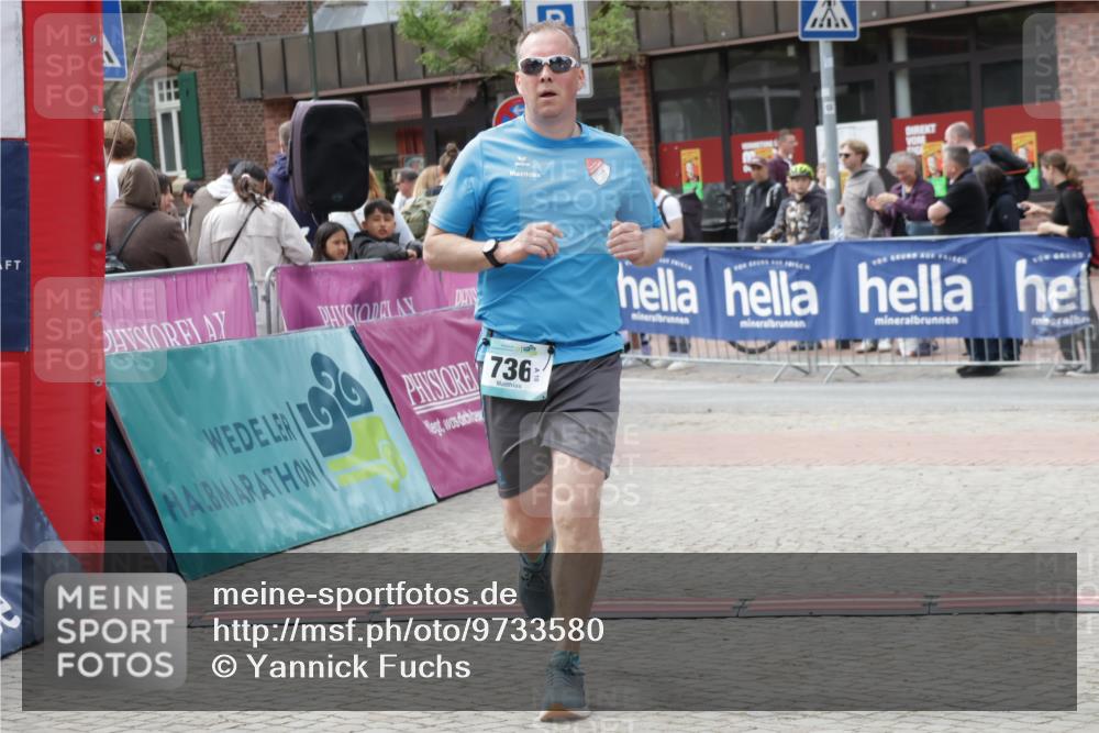 10.05.2026 - 8. Wedeler Halbmarathon Yannick Fuchs http://msf.ph/oto/9733580 10.05.2026 11:49:50 Ziel 355, 736 meine-sportfotos.de