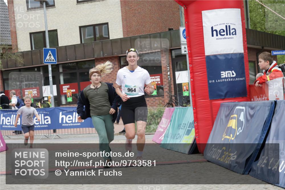 10.05.2026 - 8. Wedeler Halbmarathon Yannick Fuchs http://msf.ph/oto/9733581 10.05.2026 12:31:47 Ziel 964, 2153 meine-sportfotos.de