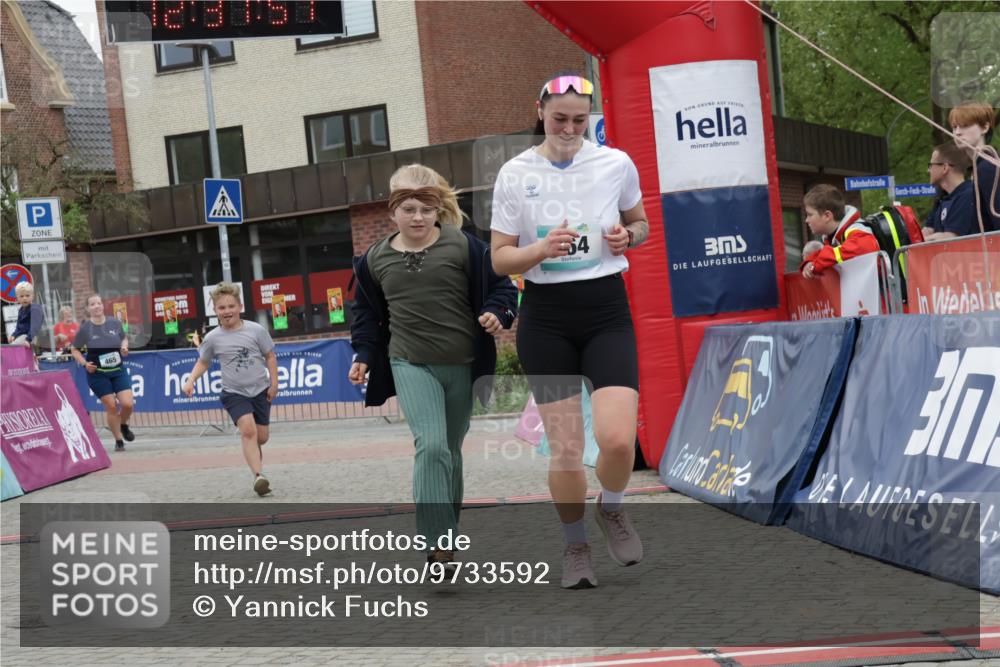 10.05.2026 - 8. Wedeler Halbmarathon Yannick Fuchs http://msf.ph/oto/9733592 10.05.2026 12:31:48 Ziel 964, 2153 meine-sportfotos.de