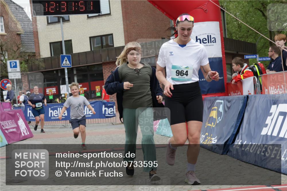 10.05.2026 - 8. Wedeler Halbmarathon Yannick Fuchs http://msf.ph/oto/9733595 10.05.2026 12:31:49 Ziel 465, 964, 2153 meine-sportfotos.de