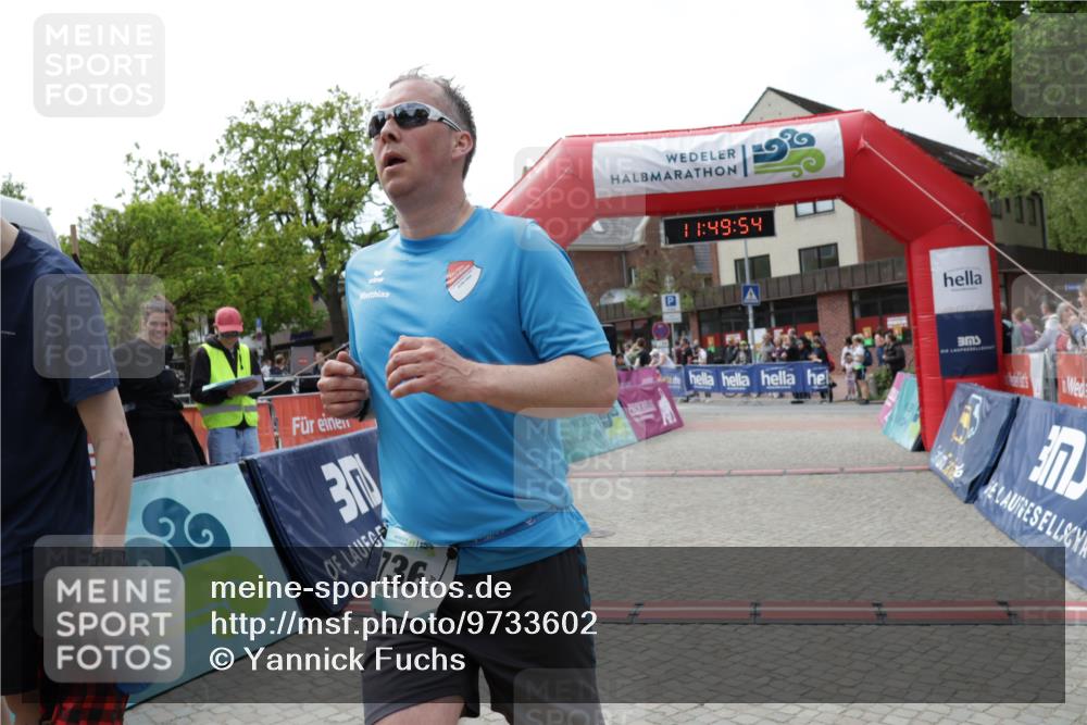10.05.2026 - 8. Wedeler Halbmarathon Yannick Fuchs http://msf.ph/oto/9733602 10.05.2026 11:49:53 Ziel 736 meine-sportfotos.de