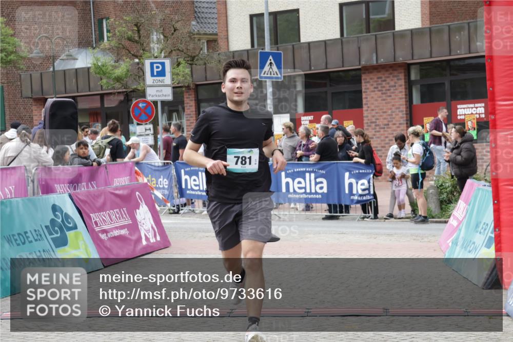 10.05.2026 - 8. Wedeler Halbmarathon Yannick Fuchs http://msf.ph/oto/9733616 10.05.2026 11:49:58 Ziel 781 meine-sportfotos.de