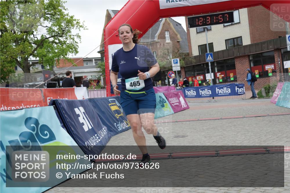 10.05.2026 - 8. Wedeler Halbmarathon Yannick Fuchs http://msf.ph/oto/9733626 10.05.2026 12:31:55 Ziel 465 meine-sportfotos.de