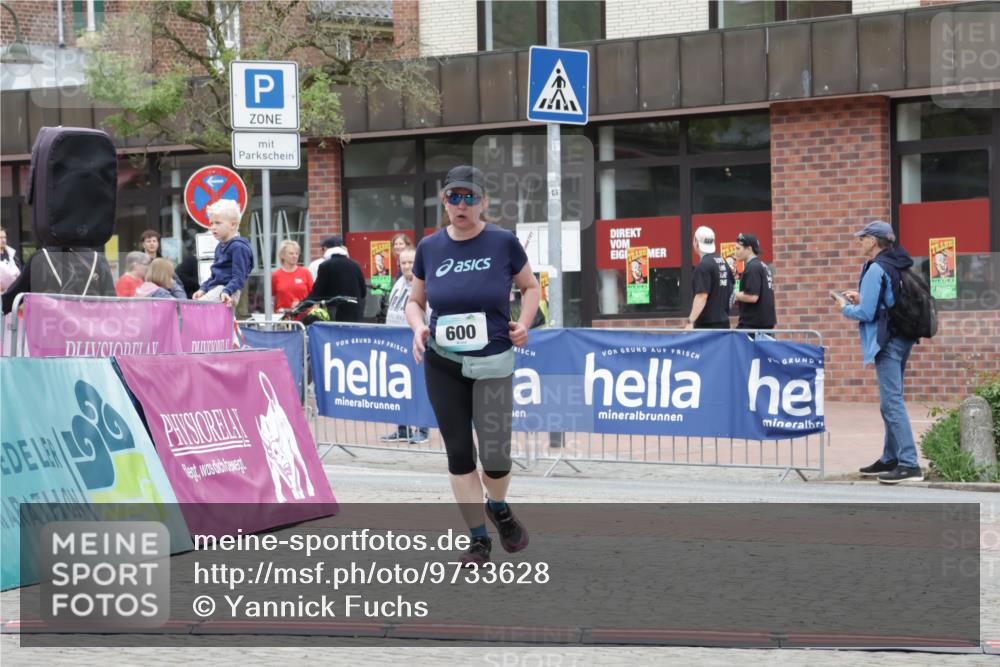 10.05.2026 - 8. Wedeler Halbmarathon Yannick Fuchs http://msf.ph/oto/9733628 10.05.2026 12:32:22 Ziel 600 meine-sportfotos.de