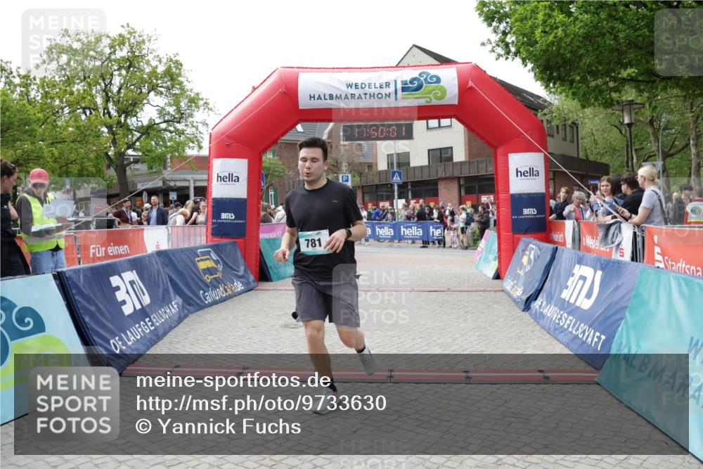 10.05.2026 - 8. Wedeler Halbmarathon Yannick Fuchs http://msf.ph/oto/9733630 10.05.2026 11:50:00 Ziel 182, 273, 781 meine-sportfotos.de