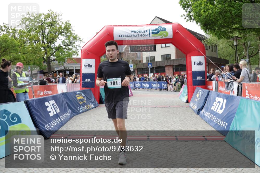 10.05.2026 - 8. Wedeler Halbmarathon Yannick Fuchs http://msf.ph/oto/9733632 10.05.2026 11:50:00 Ziel 182, 273, 781 meine-sportfotos.de