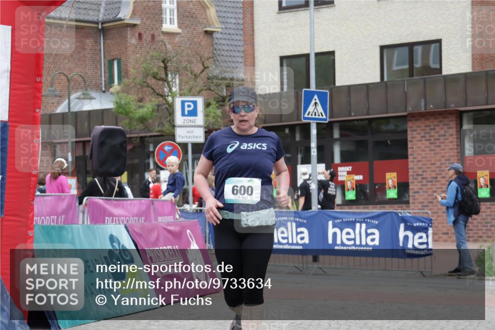 10.05.2026 - 8. Wedeler Halbmarathon Yannick Fuchs http://msf.ph/oto/9733634 10.05.2026 12:32:24 Ziel 163, 600 meine-sportfotos.de