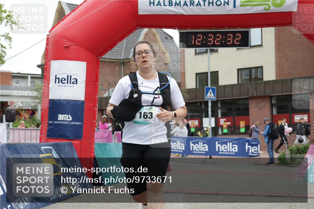 10.05.2026 - 8. Wedeler Halbmarathon Yannick Fuchs http://msf.ph/oto/9733671 10.05.2026 12:32:30 Ziel 163 meine-sportfotos.de