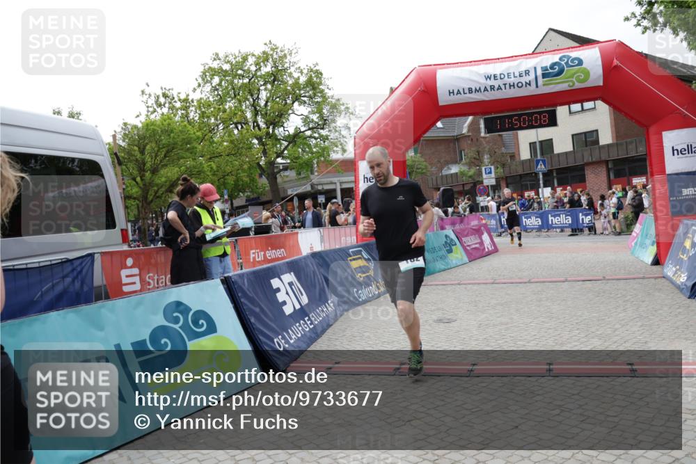 10.05.2026 - 8. Wedeler Halbmarathon Yannick Fuchs http://msf.ph/oto/9733677 10.05.2026 11:50:06 Ziel 182, 273, 965 meine-sportfotos.de