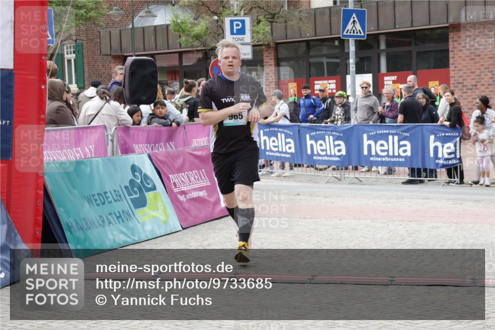 10.05.2026 - 8. Wedeler Halbmarathon Yannick Fuchs http://msf.ph/oto/9733685 10.05.2026 11:50:08 Ziel 182, 273, 965 meine-sportfotos.de