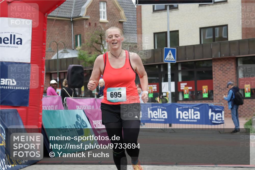 10.05.2026 - 8. Wedeler Halbmarathon Yannick Fuchs http://msf.ph/oto/9733694 10.05.2026 12:32:38 Ziel 695 meine-sportfotos.de