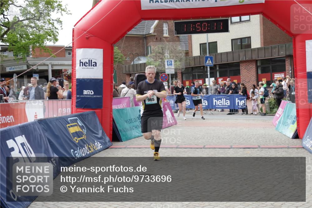 10.05.2026 - 8. Wedeler Halbmarathon Yannick Fuchs http://msf.ph/oto/9733696 10.05.2026 11:50:09 Ziel 182, 273, 664, 665, 965 meine-sportfotos.de