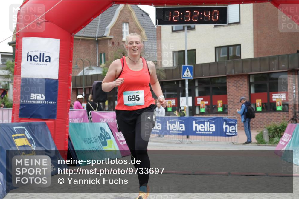 10.05.2026 - 8. Wedeler Halbmarathon Yannick Fuchs http://msf.ph/oto/9733697 10.05.2026 12:32:38 Ziel 695 meine-sportfotos.de