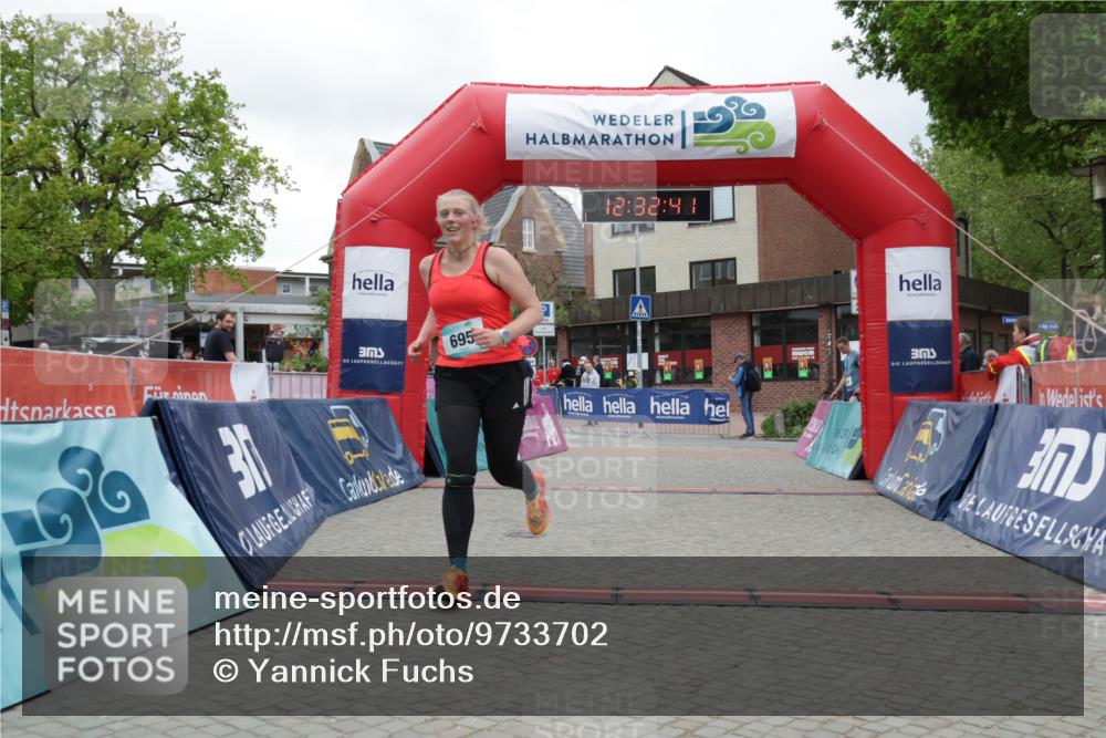 10.05.2026 - 8. Wedeler Halbmarathon Yannick Fuchs http://msf.ph/oto/9733702 10.05.2026 12:32:39 Ziel 695 meine-sportfotos.de