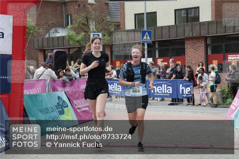 10.05.2026 - 8. Wedeler Halbmarathon Yannick Fuchs http://msf.ph/oto/9733724 10.05.2026 11:50:13 Ziel 664, 665, 965 meine-sportfotos.de