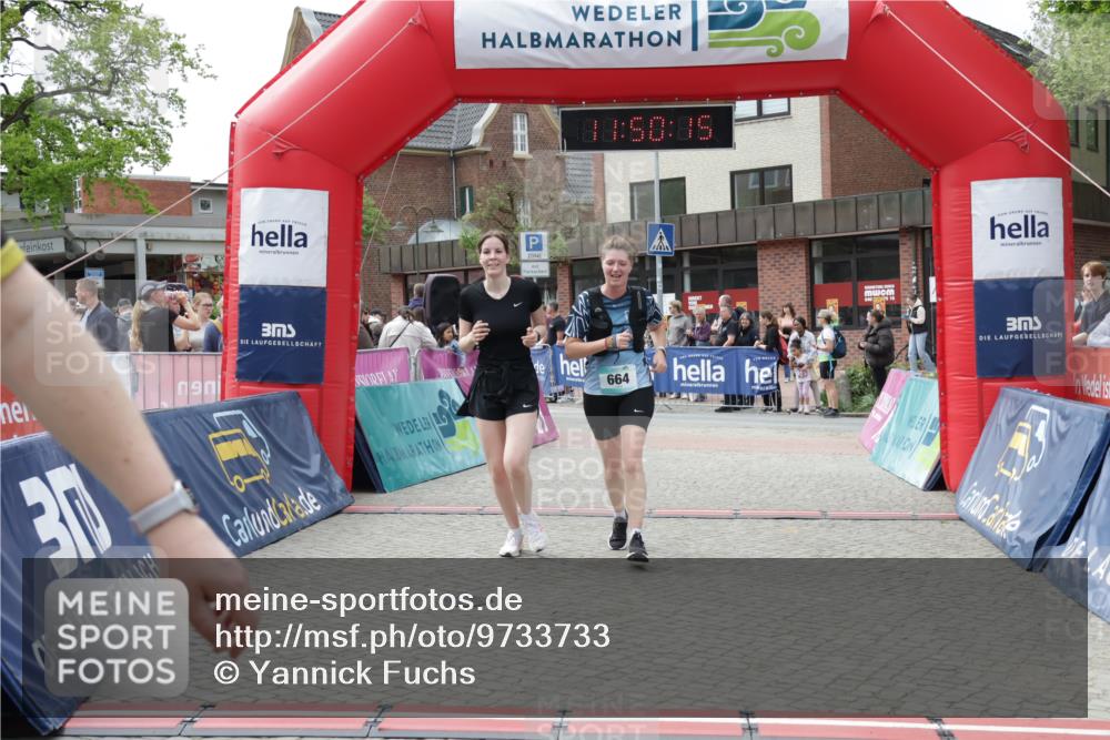 10.05.2026 - 8. Wedeler Halbmarathon Yannick Fuchs http://msf.ph/oto/9733733 10.05.2026 11:50:14 Ziel 664, 665, 965 meine-sportfotos.de