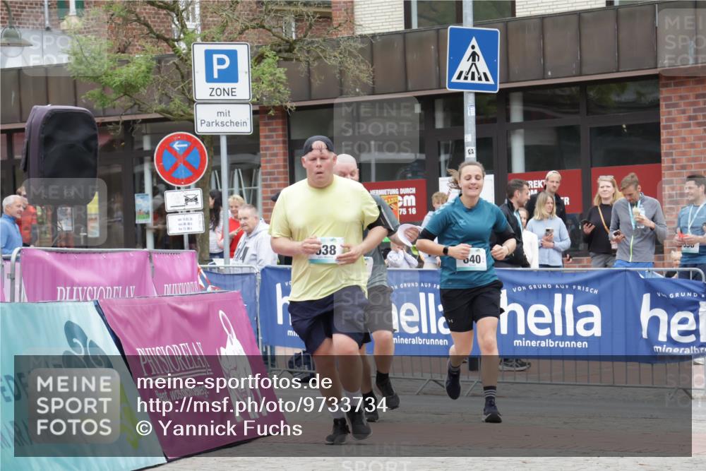 10.05.2026 - 8. Wedeler Halbmarathon Yannick Fuchs http://msf.ph/oto/9733734 10.05.2026 12:34:03 Ziel 638, 640 meine-sportfotos.de