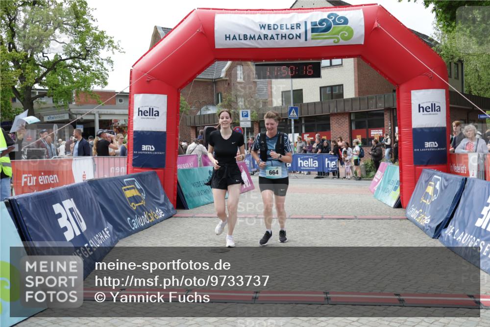 10.05.2026 - 8. Wedeler Halbmarathon Yannick Fuchs http://msf.ph/oto/9733737 10.05.2026 11:50:14 Ziel 664, 665, 965 meine-sportfotos.de