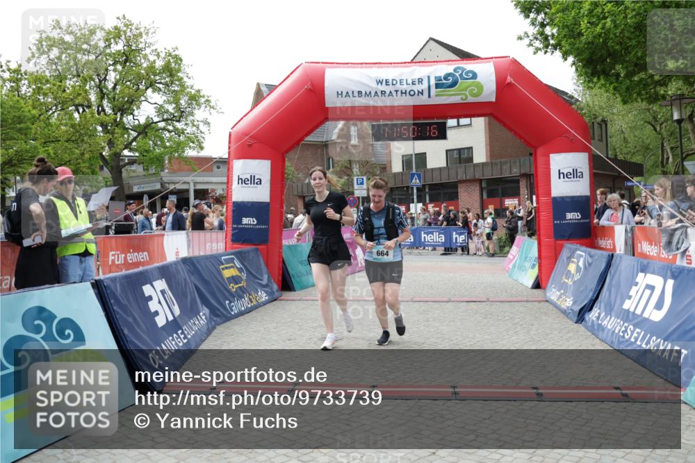10.05.2026 - 8. Wedeler Halbmarathon Yannick Fuchs http://msf.ph/oto/9733739 10.05.2026 11:50:14 Ziel 664, 665, 965 meine-sportfotos.de