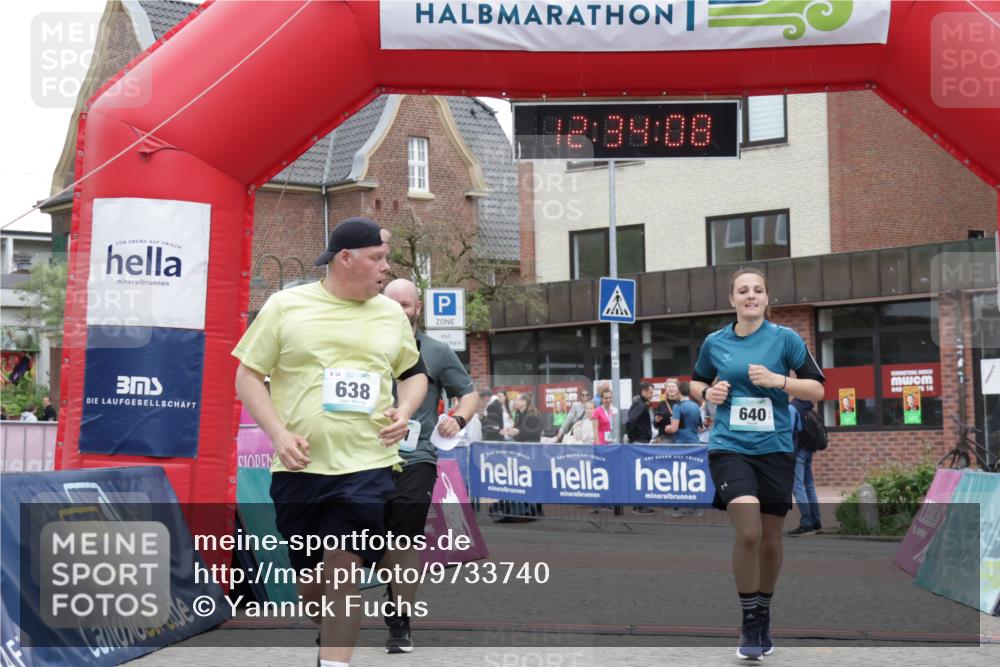 10.05.2026 - 8. Wedeler Halbmarathon Yannick Fuchs http://msf.ph/oto/9733740 10.05.2026 12:34:06 Ziel 638, 640 meine-sportfotos.de