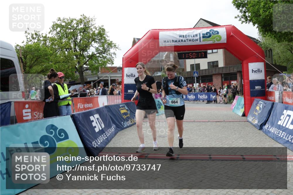 10.05.2026 - 8. Wedeler Halbmarathon Yannick Fuchs http://msf.ph/oto/9733747 10.05.2026 11:50:15 Ziel 130, 664, 665, 965 meine-sportfotos.de