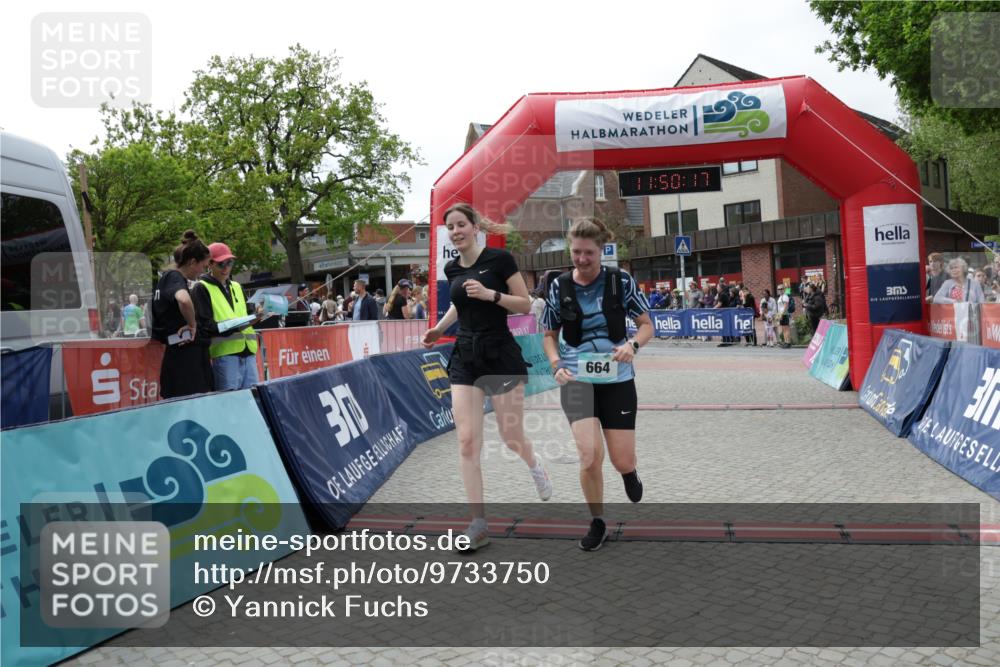 10.05.2026 - 8. Wedeler Halbmarathon Yannick Fuchs http://msf.ph/oto/9733750 10.05.2026 11:50:15 Ziel 130, 664, 665, 965 meine-sportfotos.de
