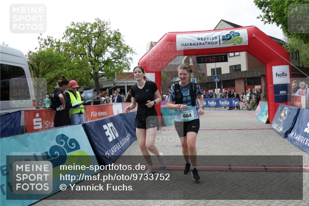 10.05.2026 - 8. Wedeler Halbmarathon Yannick Fuchs http://msf.ph/oto/9733752 10.05.2026 11:50:15 Ziel 130, 664, 665, 965 meine-sportfotos.de