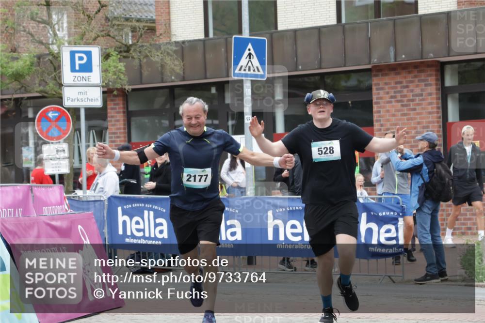 10.05.2026 - 8. Wedeler Halbmarathon Yannick Fuchs http://msf.ph/oto/9733764 10.05.2026 12:34:10 Ziel 528, 638, 640, 2177 meine-sportfotos.de