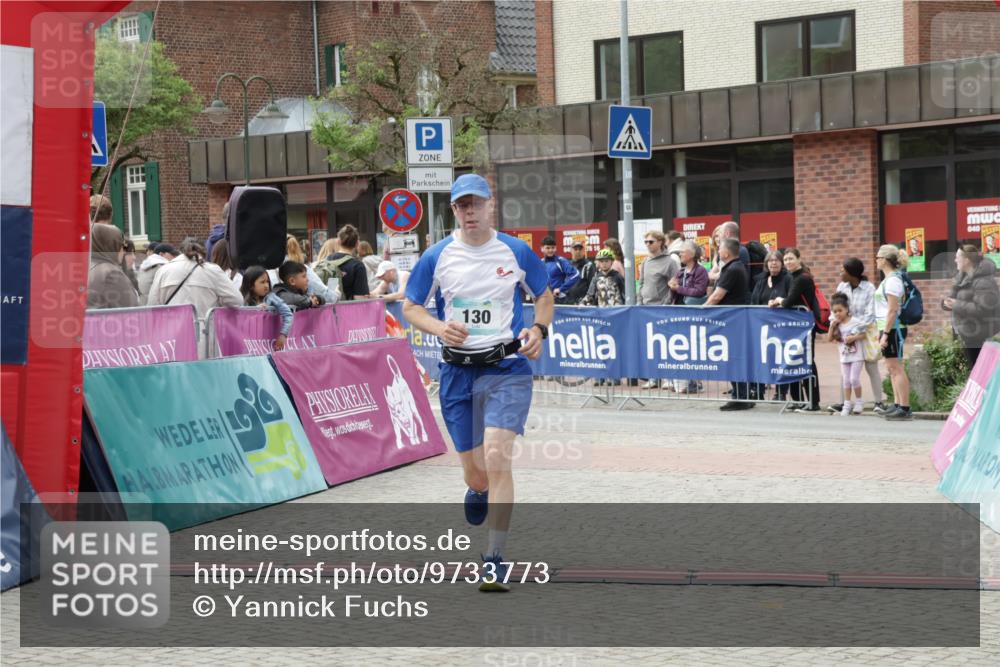 10.05.2026 - 8. Wedeler Halbmarathon Yannick Fuchs http://msf.ph/oto/9733773 10.05.2026 11:50:19 Ziel 130, 664, 665 meine-sportfotos.de