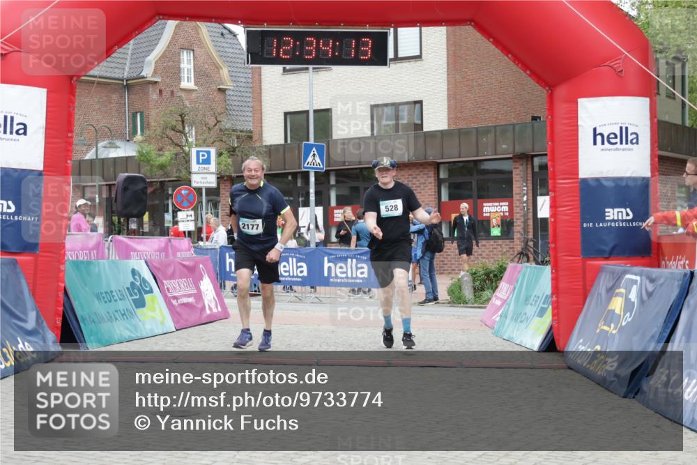 10.05.2026 - 8. Wedeler Halbmarathon Yannick Fuchs http://msf.ph/oto/9733774 10.05.2026 12:34:11 Ziel 528, 638, 640, 2177 meine-sportfotos.de